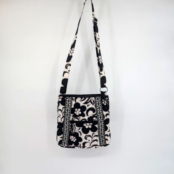 Vera Bradley Handbags - Vera Bradley shoulder bag